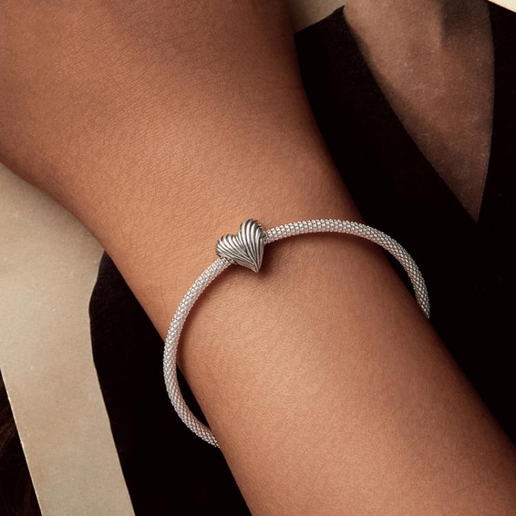 S925 Sterlingsilber Oxidiertes herzförmiges Armbandperlen