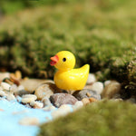 5 Stück Miniatur-Puppenhauszubehör Harz dreidimensionale kleine gelbe Enten-Pflanzendekoration, gelbe Enten-Pflanzendekoration