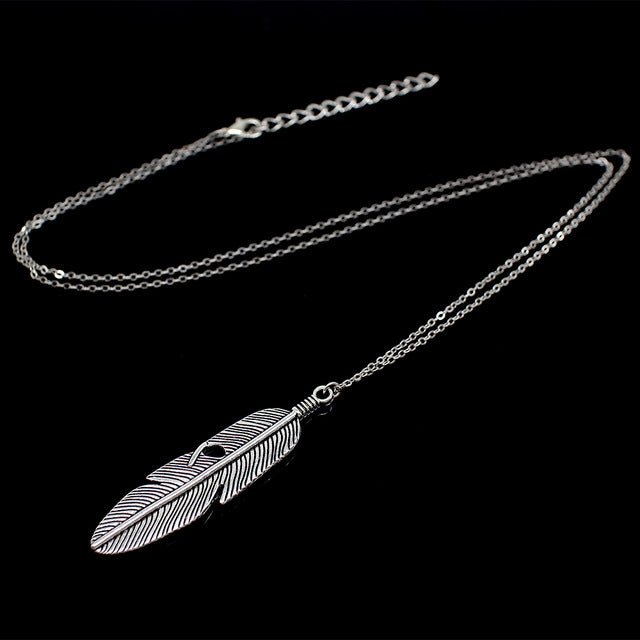 Schlichte klassische Anhänger-Halskette Feder-Halskette Lange Pulloverkette Schmuck Choker-Halskette für Damen, Gold, Silber