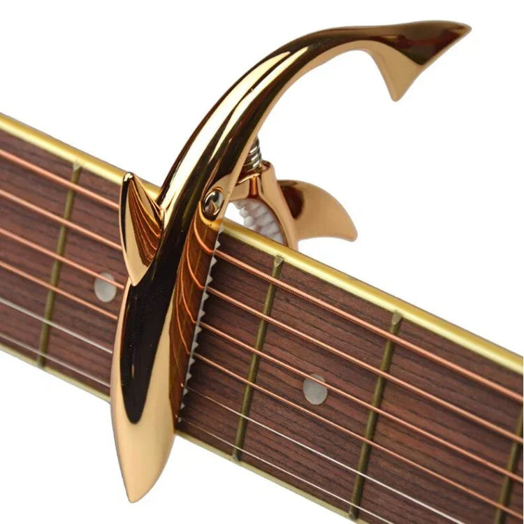Gitarren-Capo aus Zinklegierung in Haifischform