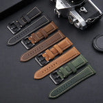 Crazy Horse Layer Mattiertes schwarzes Lederarmband mit Dornschließe, Größe: 26 mm